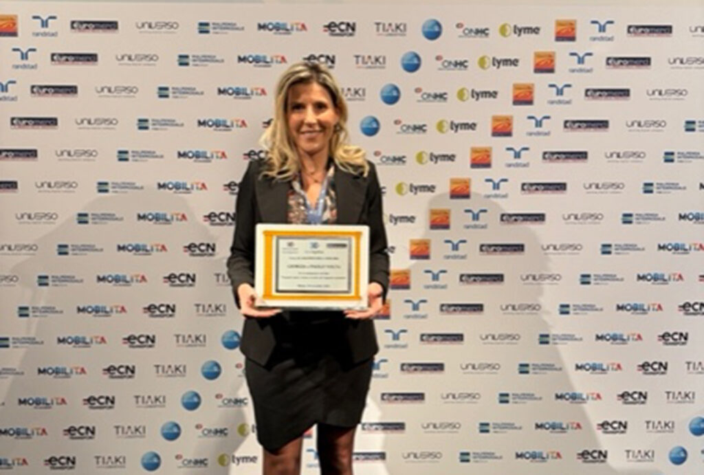 Premio Il Logistico dell'Anno: premiati Paolo e Giorgia Volta per il libro “Trasporto merci: l’uomo al centro del trasporto sostenibile” 2