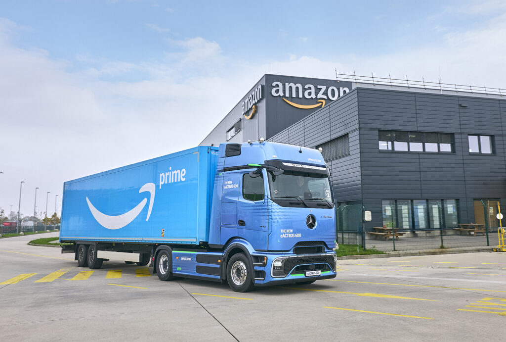 Amazon punta sul green: 200 nuovi Mercedes-Benz eActros 600 per il trasporto a lungo raggio sostenibile 5 Amazon