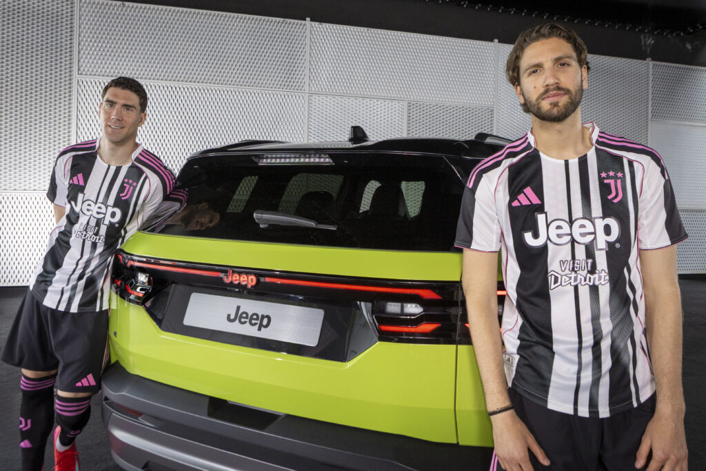 Jeep e Juventus, insieme per la nuova stagione: presentata la divisa con il SUV Made in Italy 2