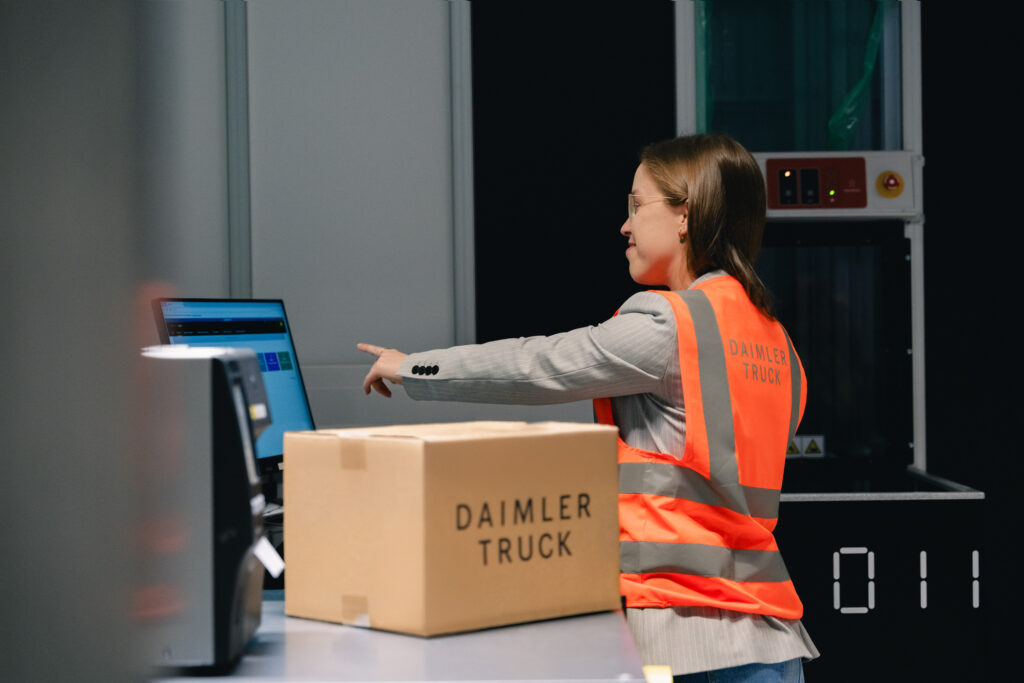 Daimler Truck apre a Halberstadt il nuovo centro globale per la logistica industriale 2