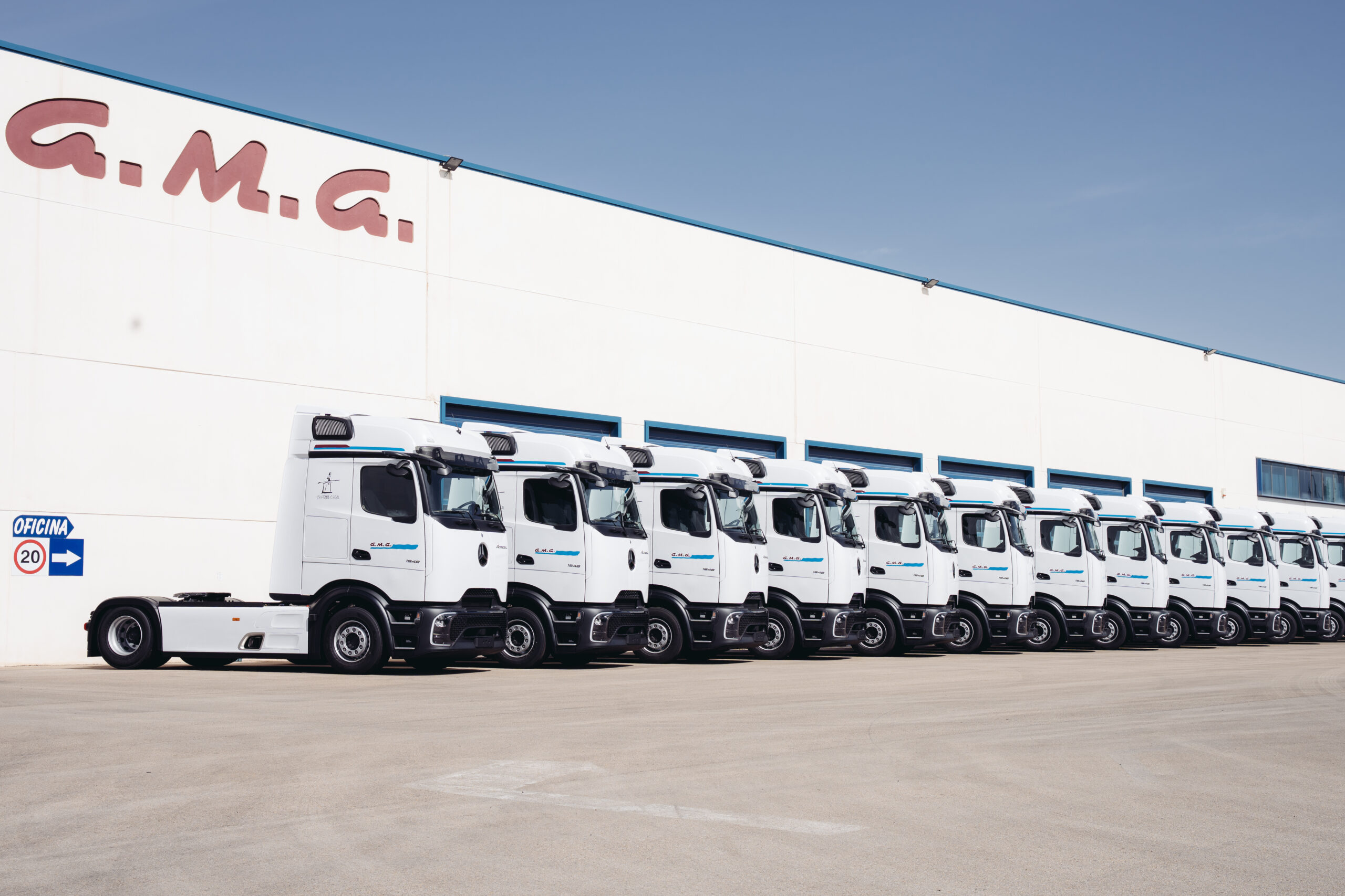 Mercedes-Benz Trucks, 43 nuovi Actros L ProCabin per A.M.A. in Spagna: