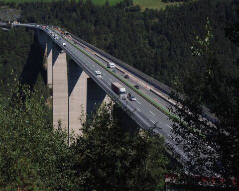 Traffico Brennero, 1,8 miliardi persi in cinque anni: la denuncia di Uniontrasporti