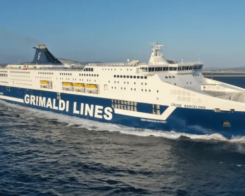 Grimaldi_ car carrier Grande Tianjin