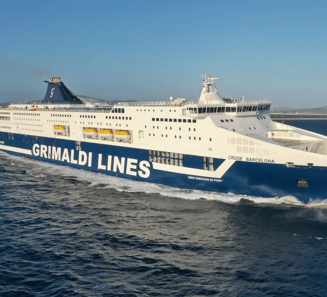 Grimaldi_ car carrier Grande Tianjin