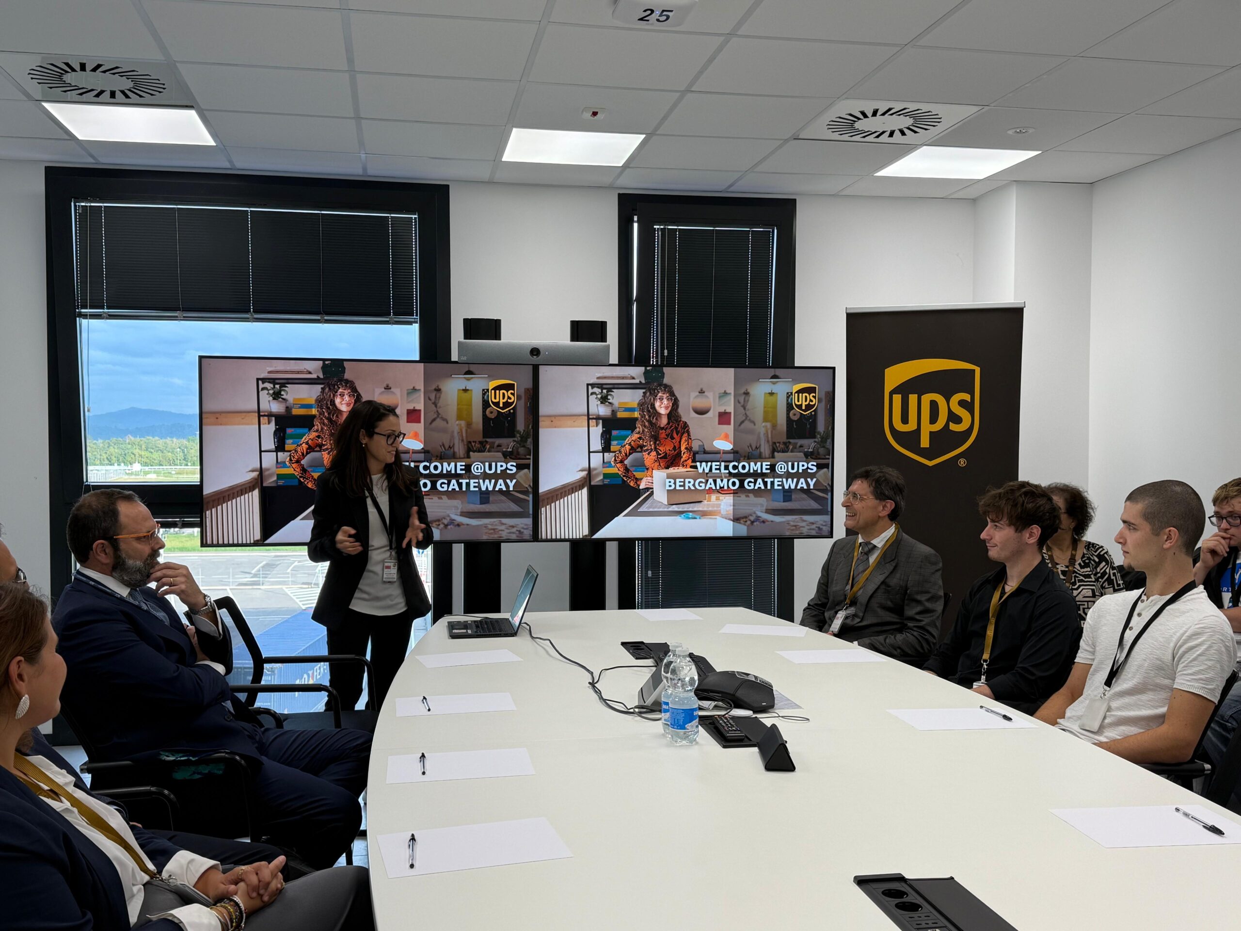 UPS premia i giovani innovatori e apre le porte del suo air hub di Bergamo agli studenti