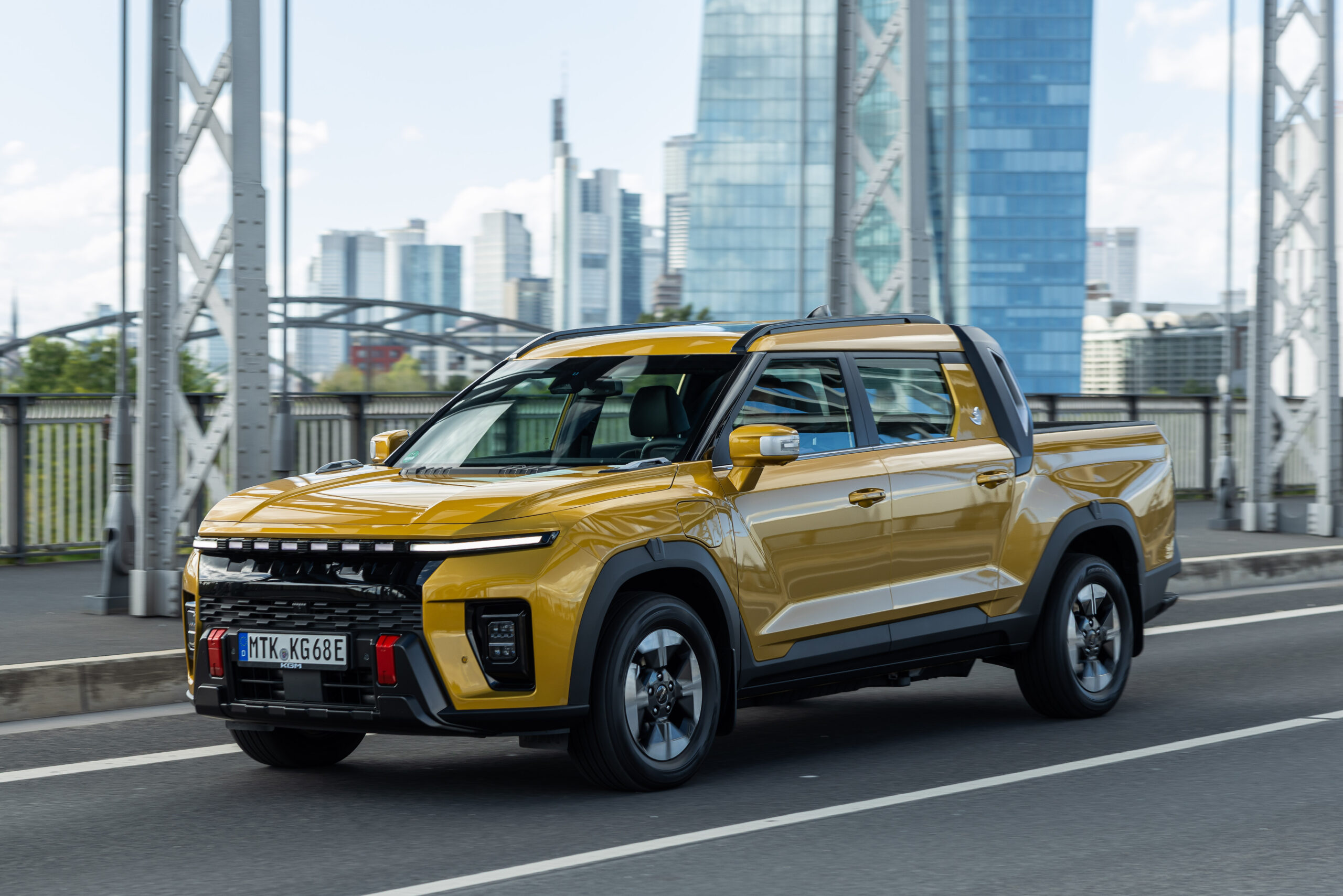 KGM presenta Torres EVT, il nuovo pick-up elettrico per lavoro e tempo libero 1 Torres EVT, il nuovo pick-up elettrico
