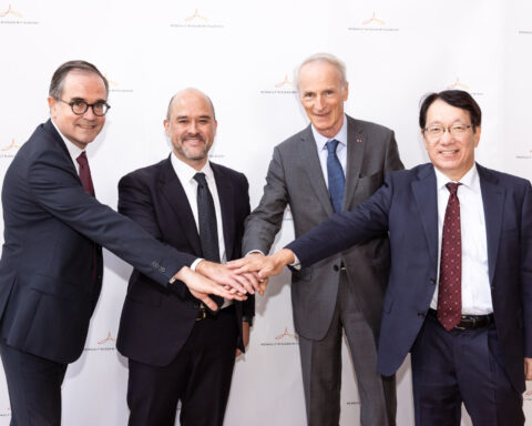 Alliance_Renault_Group__Nissan_-_Mitsubishi_Douai