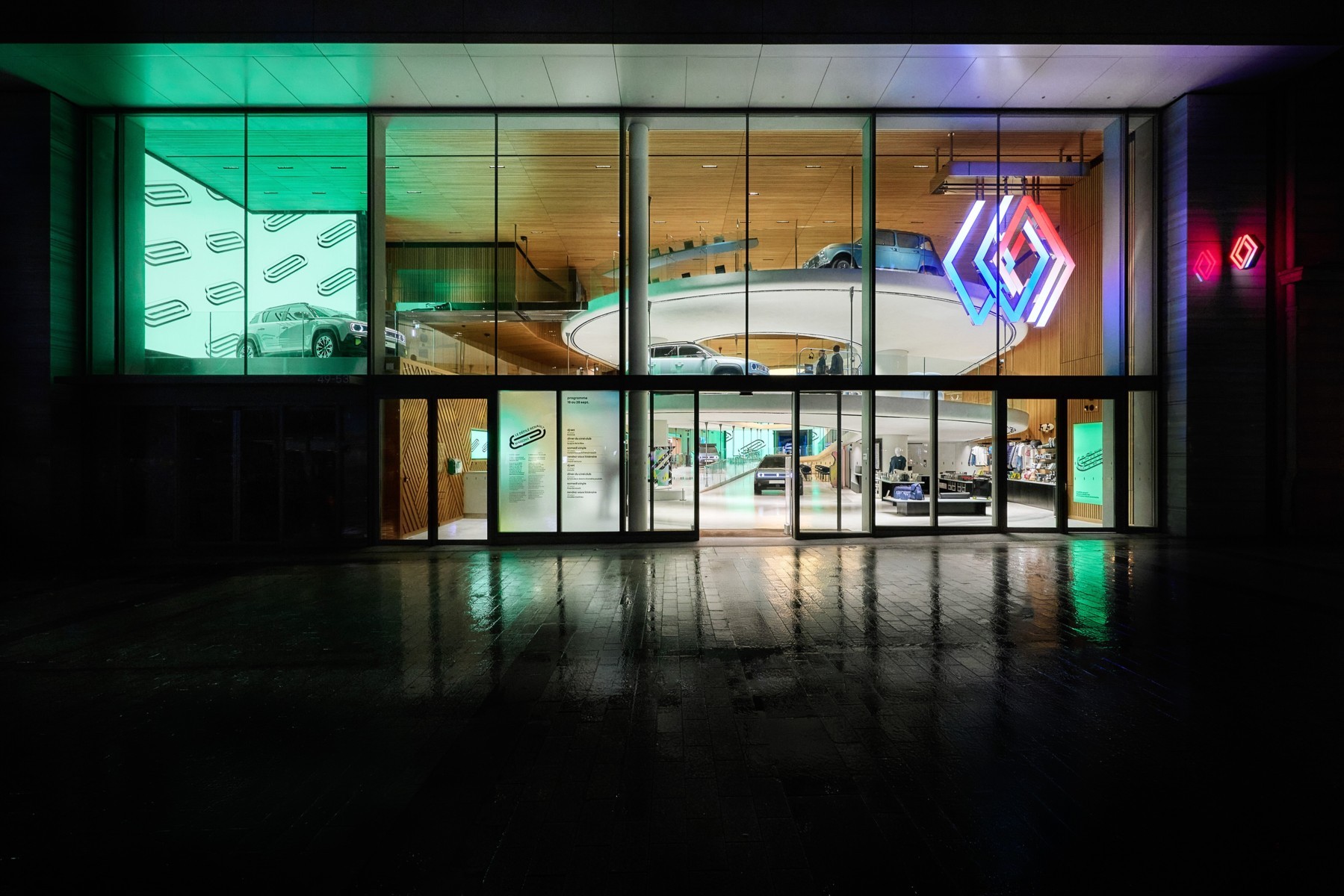 Le défilé renault ® the carwalk