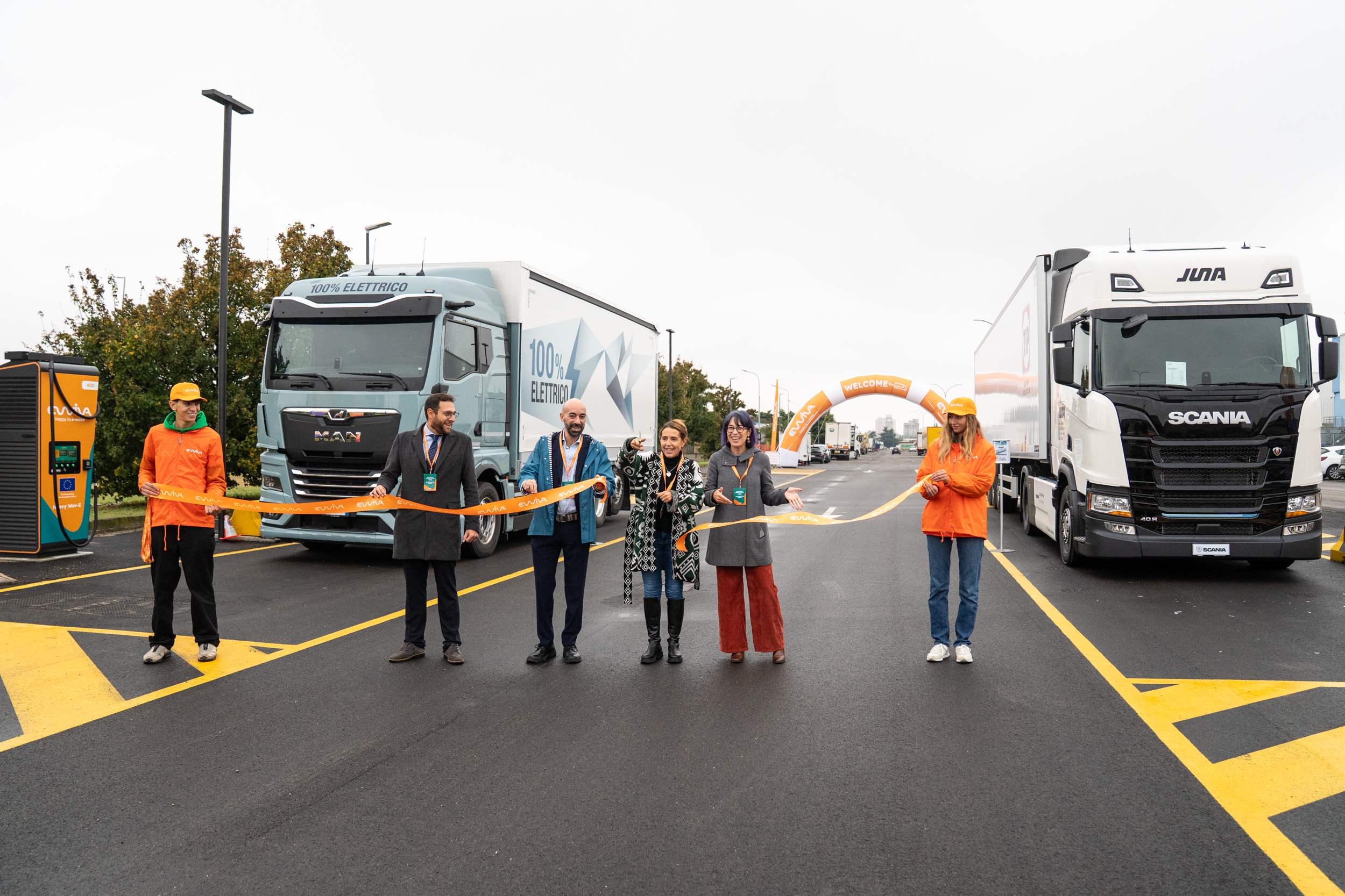 Ewiva_Piacenza _prima_stazione pubblica per la ricarica e-truck