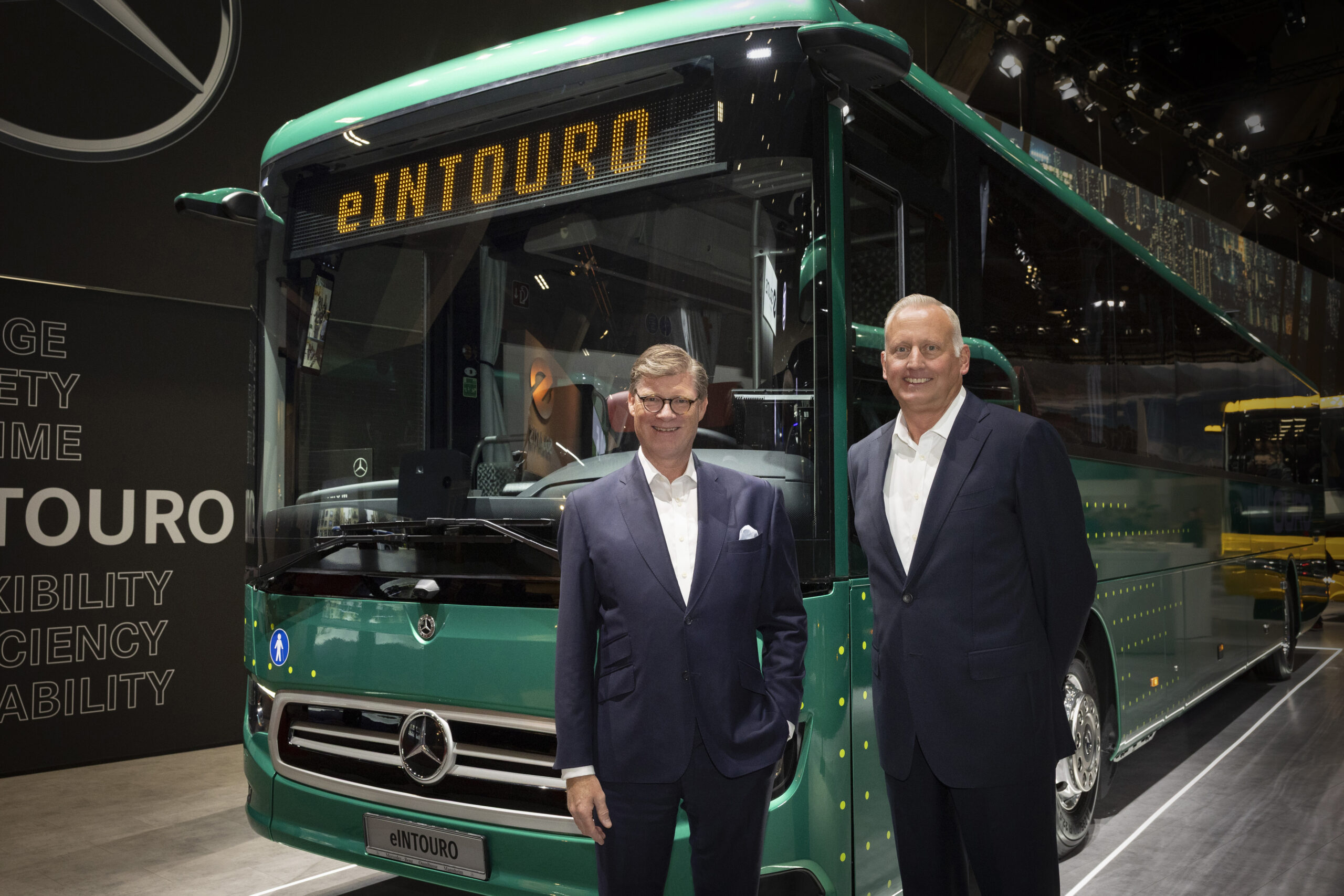Mercedes-Benz eIntouro alla Busworld Europe