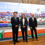 Daimler Truck, HHLA e Kawasaki Heavy Industries avviano una partnership strategica per creare una catena di approvvigionamento di idrogeno liquido in Europa.