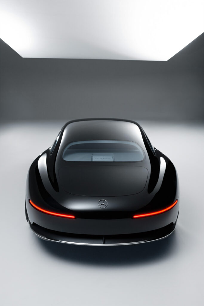 Mercedes-Benz Vision Iconic: il design automobilistico incontra il futuro 2