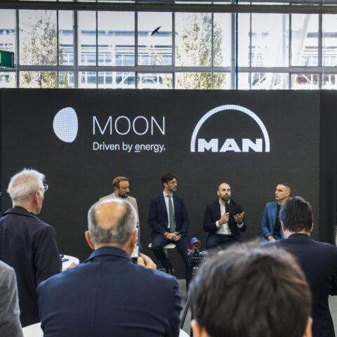 MAN Truck & Bus Italia e MOON POWER Italia