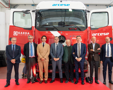 Daimler Truck Italia_ con Arcese e Cartiere del Garda