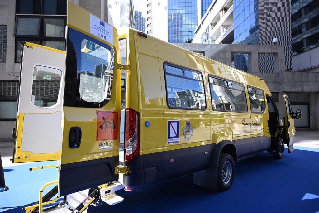IVECO BUS fornisce 87 scuolabus elettrici alla Campania: al via il rinnovo green del trasporto scolastico 3