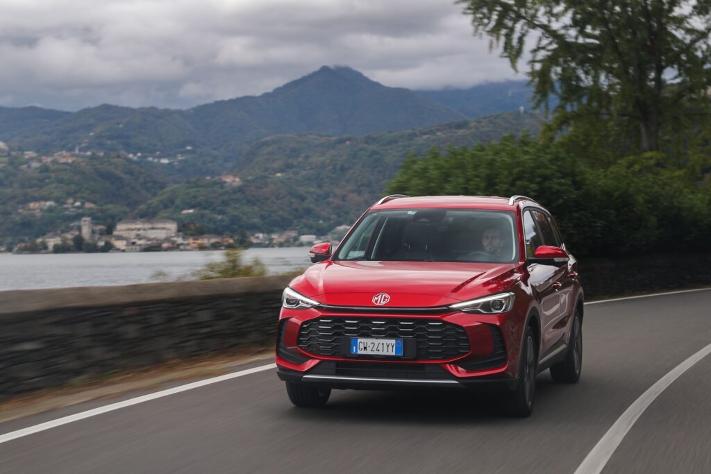 MG Motor supera quota 40.000: boom di vendite in Italia per le sue auto ibride 3