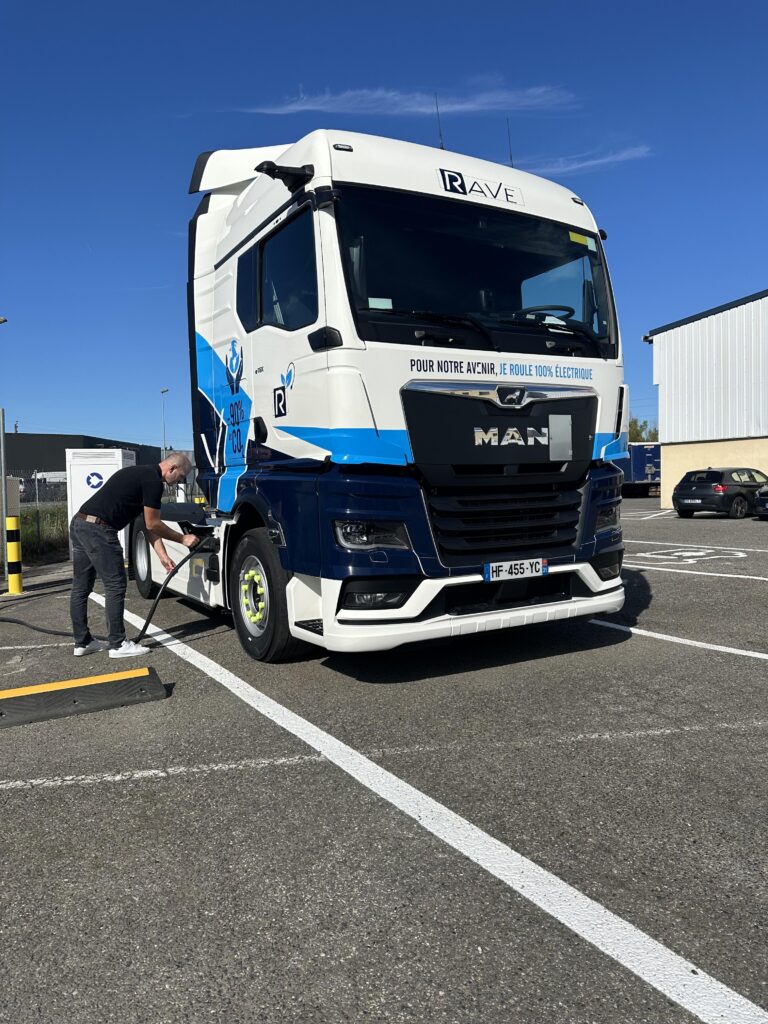 Rave introduce a Tolosa 4 camion elettrici MAN per la logistica di Airbus 3