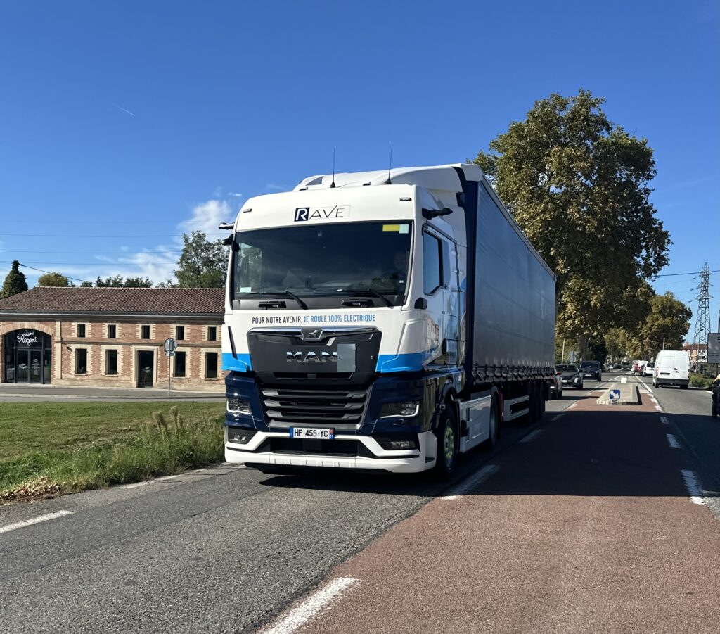 Rave introduce a Tolosa 4 camion elettrici MAN per la logistica di Airbus 2