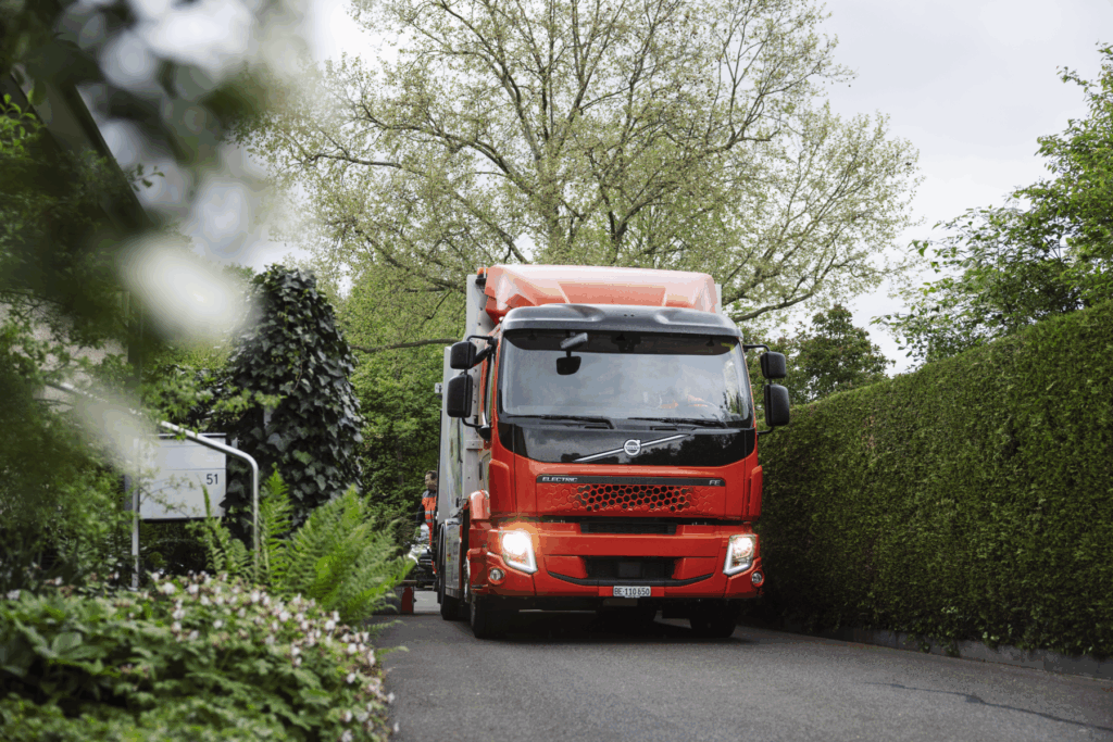 Volvo Trucks, i camion elettrici superano i 250 milioni di chilometri su strada 2