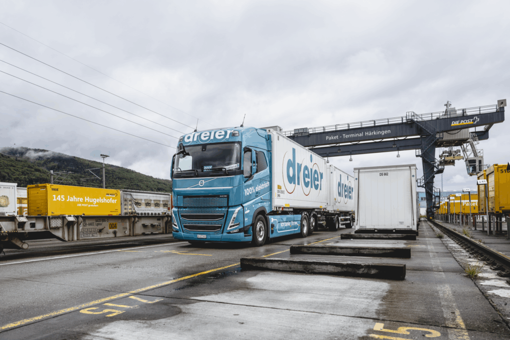 Volvo Trucks, i camion elettrici superano i 250 milioni di chilometri su strada 3