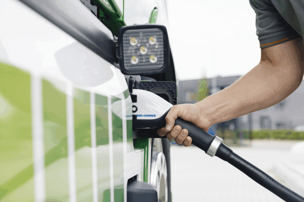 Volvo Trucks, i camion elettrici superano i 250 milioni di chilometri su strada 5