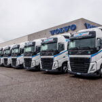 Nicolosi Trasporti integra 19 Volvo FH LNG per una logistica sostenibile e a basse emissioni. Bio-LNG, efficienza e tecnologia Volvo Trucks per un trasporto green nella GDO.