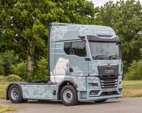 MAN Truck & Bus UK presenta a RTX 2025 una selezione di veicoli commerciali elettrici e diesel, puntando su sostenibilità, innovazione tecnologica e soluzioni su misura per il trasporto professionale.