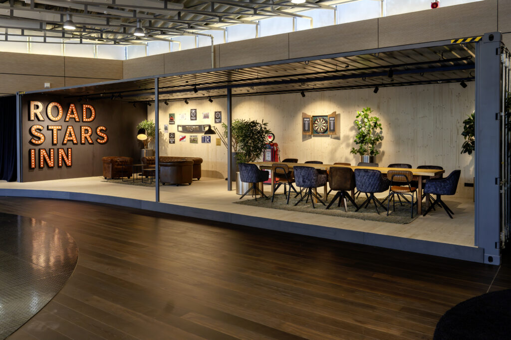 Mercedes-Benz Trucks inaugura il nuovo Customer Experience Center: spazio rinnovato, focus sull’esperienza 2