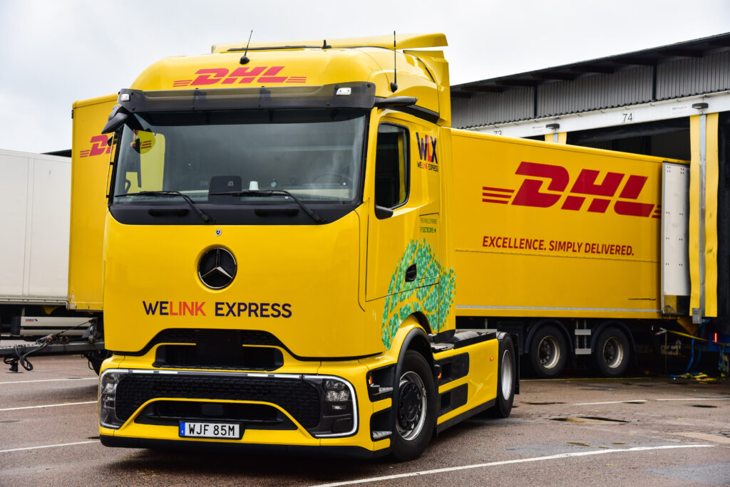 DHL porta su strada in Svezia il Mercedes-Benz eActros 600: elettrico, pesante e pronto al lungo raggio 3