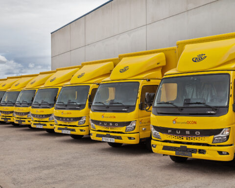 Transportes Ocón introduce 15 camion elettrici FUSO eCanter nella propria flotta per le consegne di Correos, nell’ambito di una collaborazione con Daimler Truck per promuovere un trasporto urbano più sostenibile.