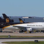 Stop operativo per la flotta MD-11: FedEx e UPS sospendono i voli dopo l’incidente aereo di Louisville e su indicazione di Boeing.