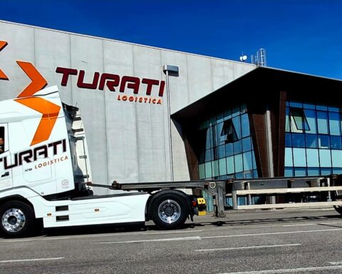 Autotrasporti Turati Ovidio sceglie Webfleet per innovare la gestione flotte aziendali, ottenendo maggiore efficienza, controllo in tempo reale e una significativa riduzione dei costi operativi.