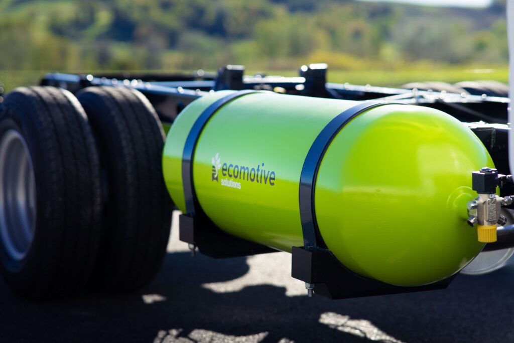 Mobilità sostenibile, Ecomotive Solutions svela a Ecomondo il T35 a metano e l’OrtoBio ElettroAttivo 4