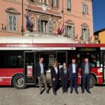 "I nuovi bus elettrici Iveco E-Way in servizio a Imola: Tper avvia la linea urbana 2 con veicoli a zero emissioni e ricarica elettrica dedicata