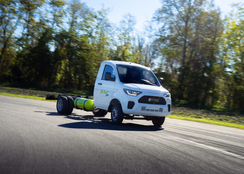 Mobilità sostenibile, Ecomotive Solutions svela a Ecomondo il T35 a metano e l’OrtoBio ElettroAttivo 2