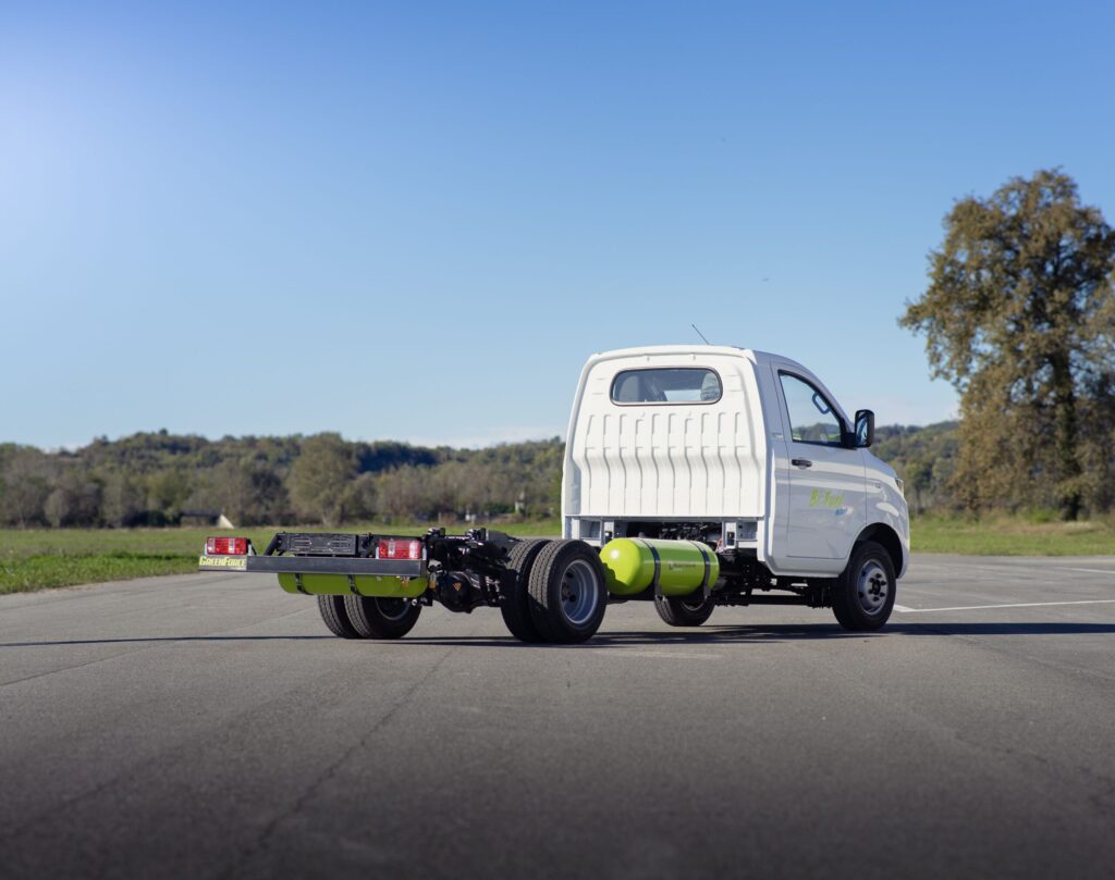 Mobilità sostenibile, Ecomotive Solutions svela a Ecomondo il T35 a metano e l’OrtoBio ElettroAttivo 3