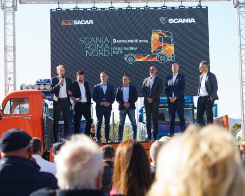 La nuova sede Scania Roma Nord, inaugurata da SACAR, rappresenta un investimento strategico per il futuro del trasporto sostenibile nel Lazio, con servizi innovativi dedicati a clienti e autisti.