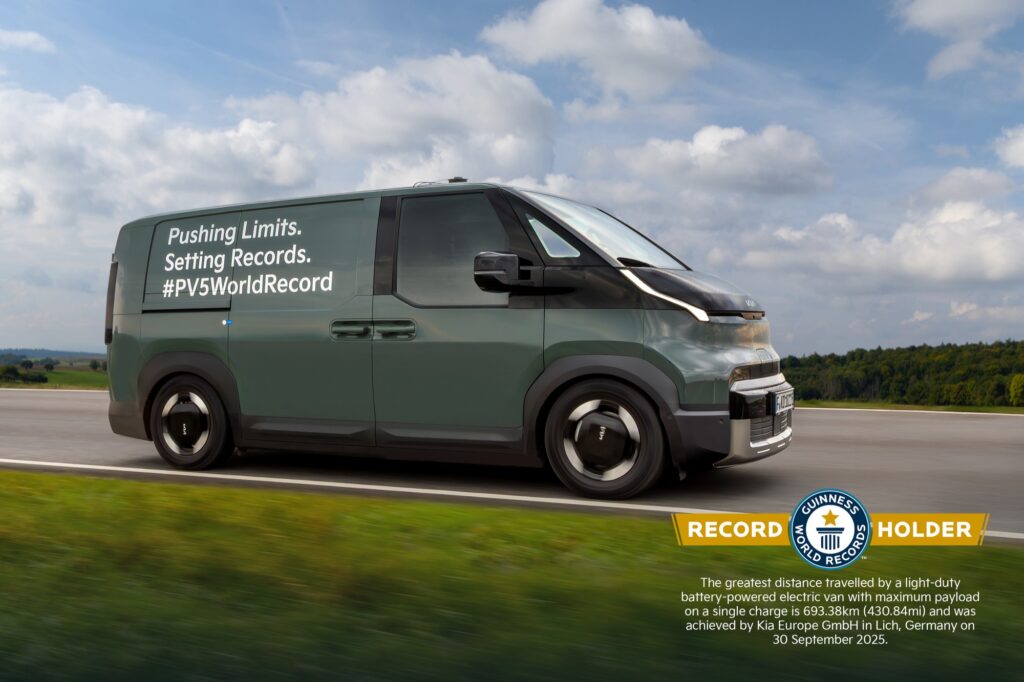 Kia vince il “Van of the Year 2026” a Solutrans con il PV5 2
