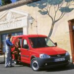 Opel Combo, icona del veicolo commerciale europeo, festeggia 40 anni di evoluzione e innovazione.