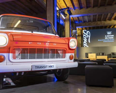 Sessant’anni di Ford Transit raccontano l’evoluzione del lavoro su strada: uno studio SDA Bocconi rivela il peso crescente dei veicoli commerciali leggeri nell’economia italiana.