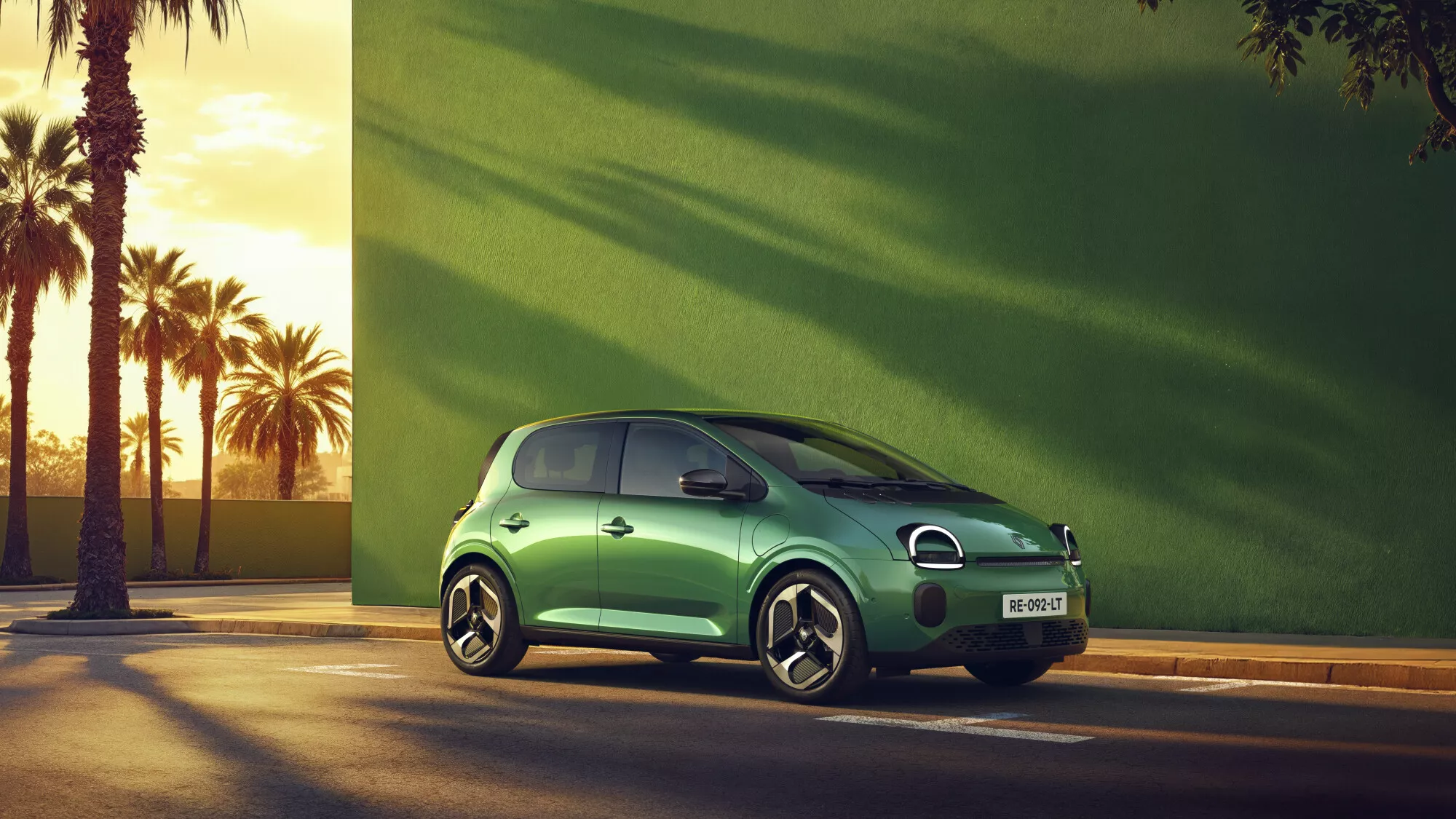 Renault Twingo E-Tech Electric, la city car elettrica compatta e sostenibile, ideale per la mobilità urbana.