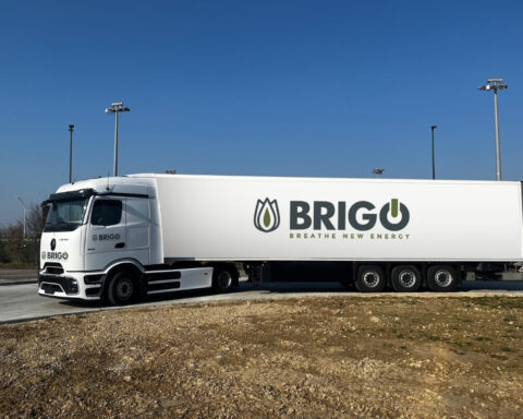 Brigo adotta eActros 600: logistica elettrica per una mobilità sostenibile avanzata.