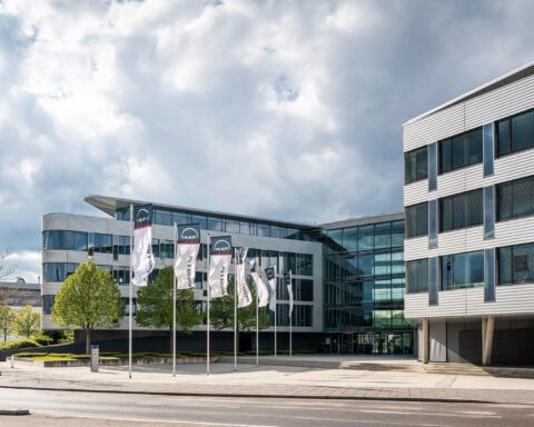 MAN Truck & Bus rafforza la manutenzione preventiva sui motori D26 Euro 6c per ridurre il rischio di guasti e incendi nei veicoli prodotti tra il 2016 e il 2019, con nuove misure tecniche mirate e personalizzate.