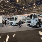 Il nuovo MAN eTGL con allestimento refrigerato, presentato al Solutrans 2025, rappresenta l’evoluzione del trasporto refrigerato elettrico per la distribuzione urbana e regionale a zero emissioni.