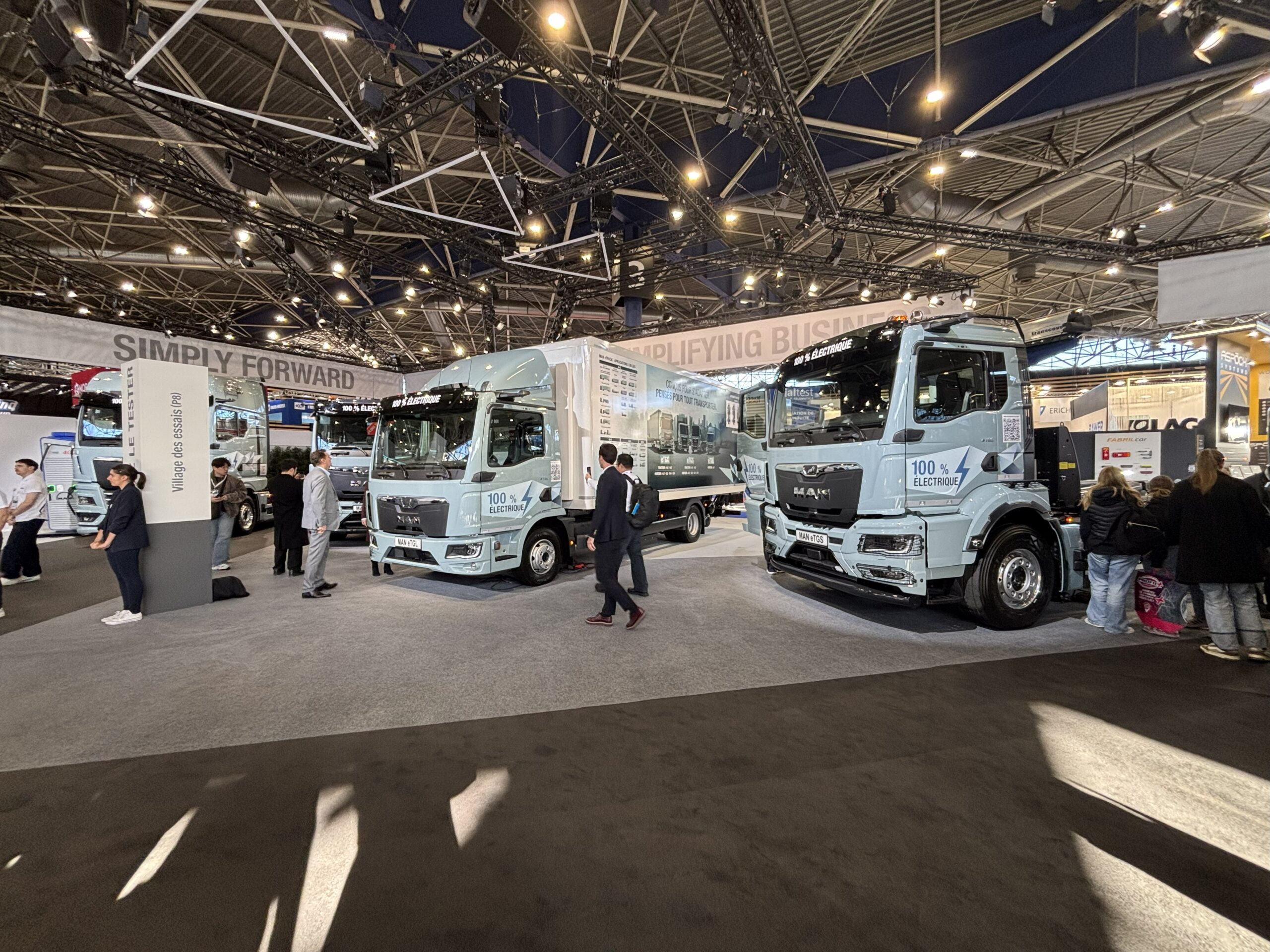 Il nuovo MAN eTGL con allestimento refrigerato, presentato al Solutrans 2025, rappresenta l’evoluzione del trasporto refrigerato elettrico per la distribuzione urbana e regionale a zero emissioni.