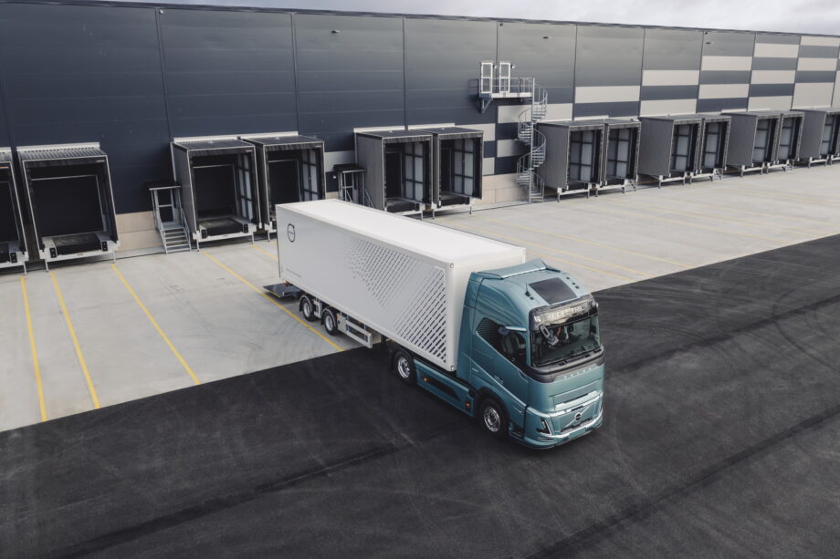 my-ev-truck è l’app di FLEET220 per la gestione delle flotte di camion elettrici. La collaborazione con Volvo Trucks Italia facilita l’accesso a infrastrutture di ricarica e strumenti digitali integrati per una logistica più sostenibile.