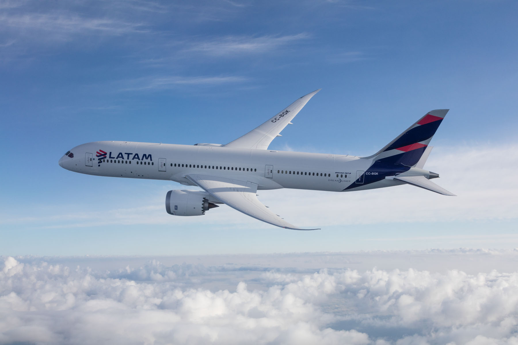 LATAM Airlines continua a distinguersi a livello internazionale grazie a un progetto di rinnovamento che unisce design, comfort e identità sudamericana, ridefinendo gli standard dell’esperienza di volo.