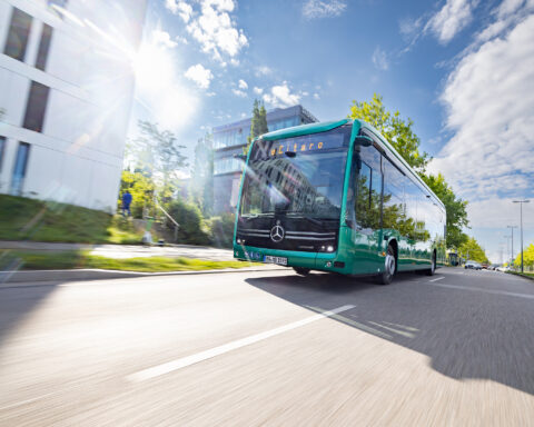 Il Mercedes-Benz eCitaro di Daimler Buses premiato con il German Sustainability Award 2026 per il suo contributo alla mobilità sostenibile.
