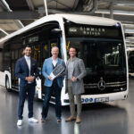 Da sinistra: Elias Mex (Sales and Project Manager, Charging Infrastructure, Omniplus Charge), Manfred Thielmann (Managing Director, Gimmler Reisen) e Sinisa Ristic (Sales of Mercedes-Benz Buses).