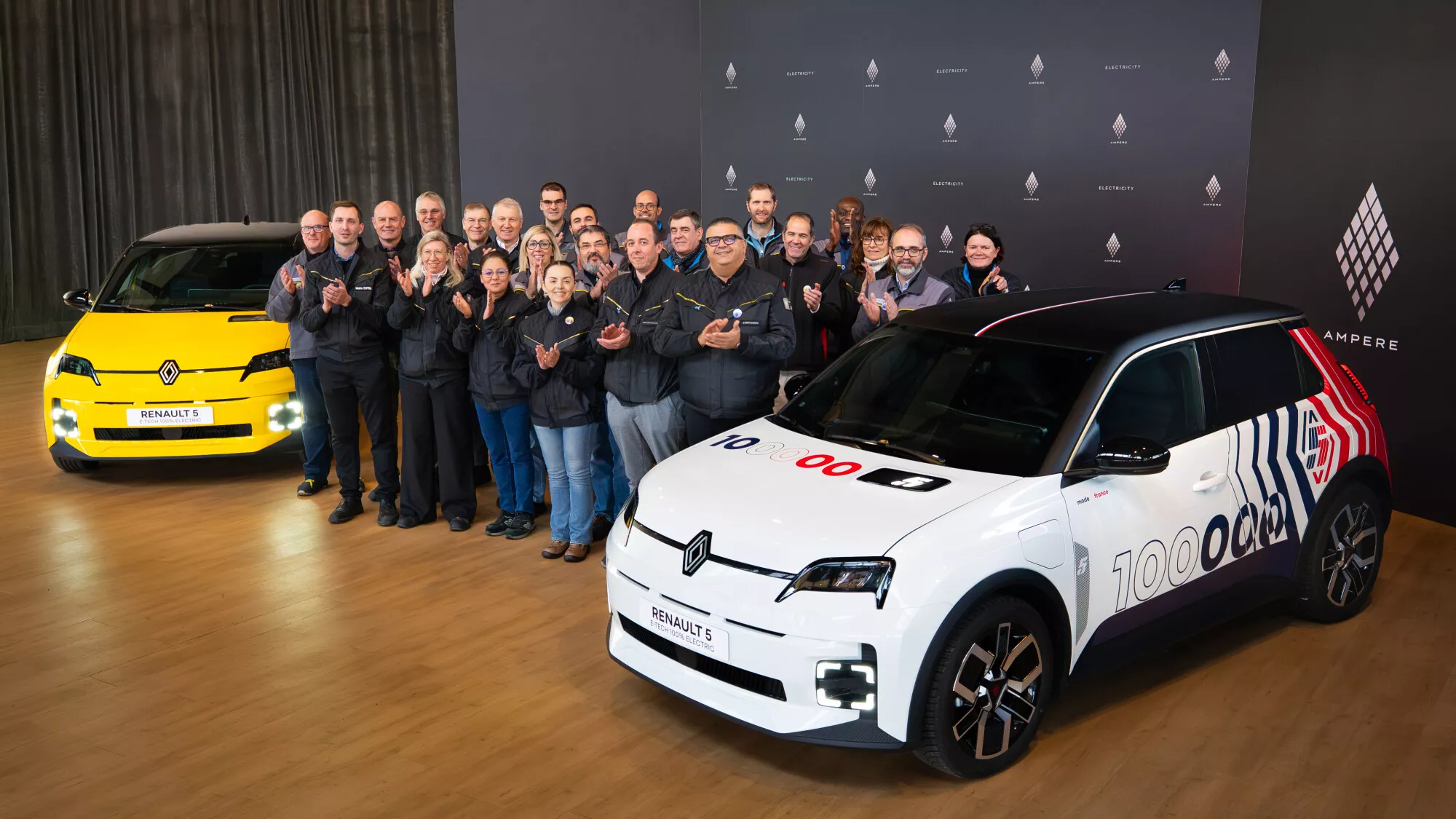 La 100.000ª Renault 5 E-Tech Electric esce dalla linea di produzione dello stabilimento Ampere di Douai: un simbolo del successo industriale e commerciale della mobilità elettrica targata Renault.
